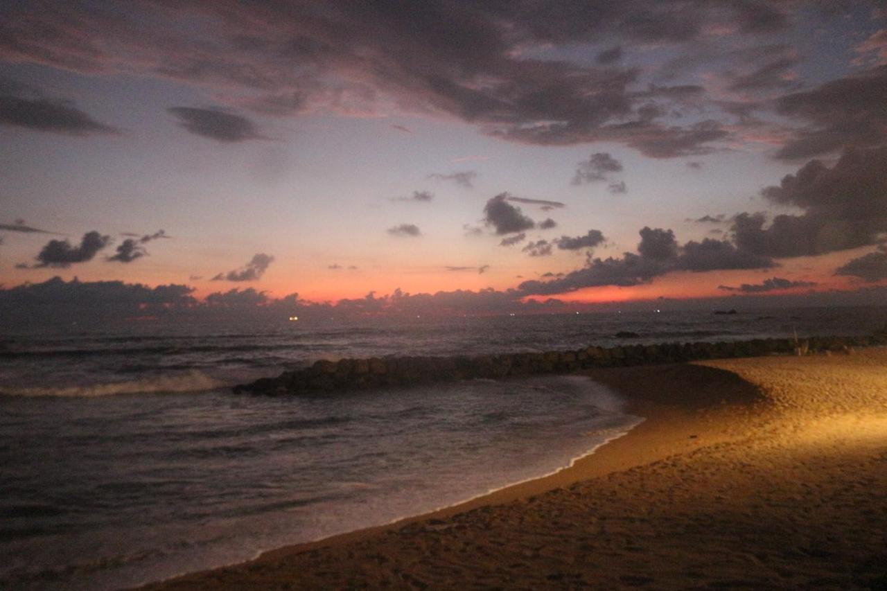 Beach Rip Rap Cabana And Guest Hotel Galle Ngoại thất bức ảnh
