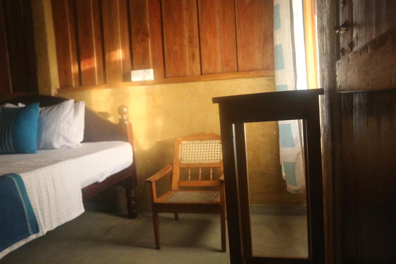 Beach Rip Rap Cabana And Guest Hotel Galle Ngoại thất bức ảnh