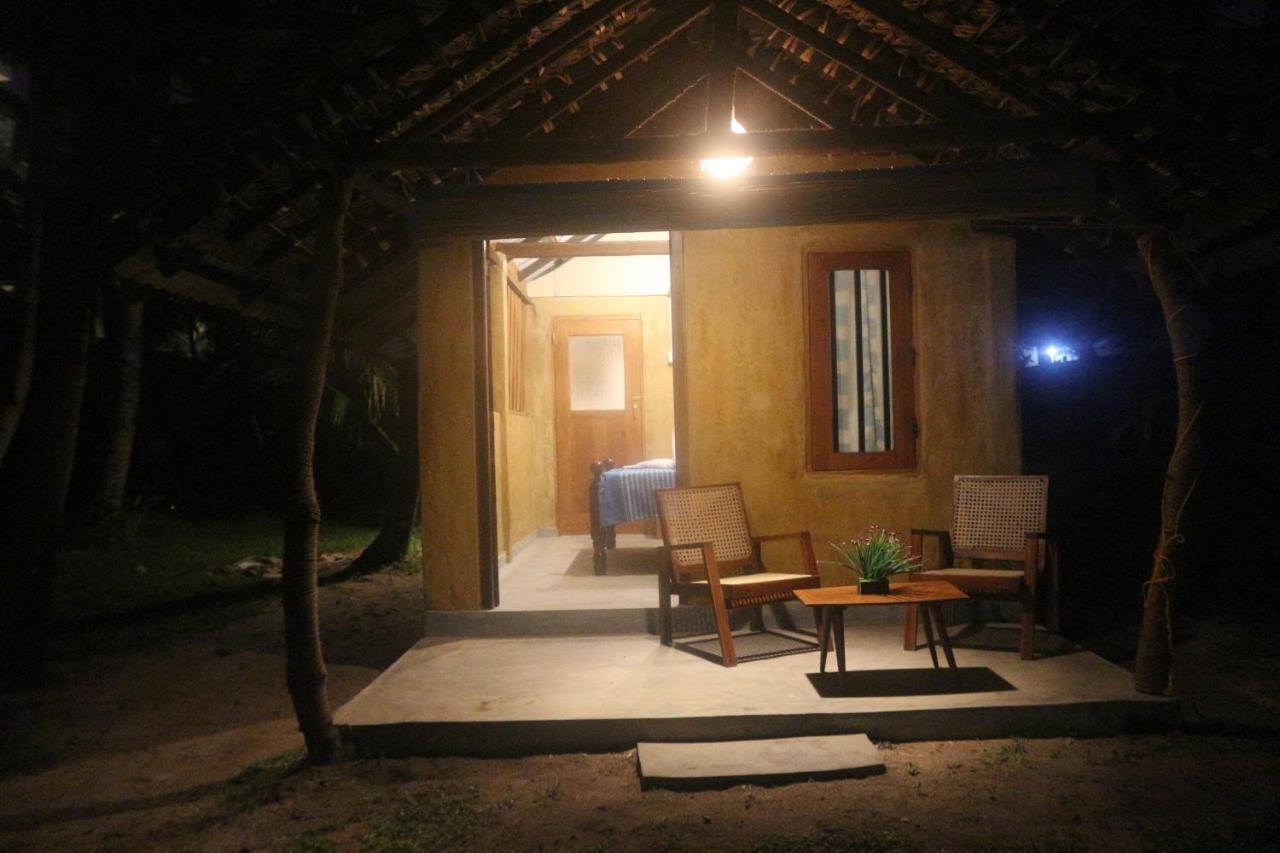 Beach Rip Rap Cabana And Guest Hotel Galle Ngoại thất bức ảnh