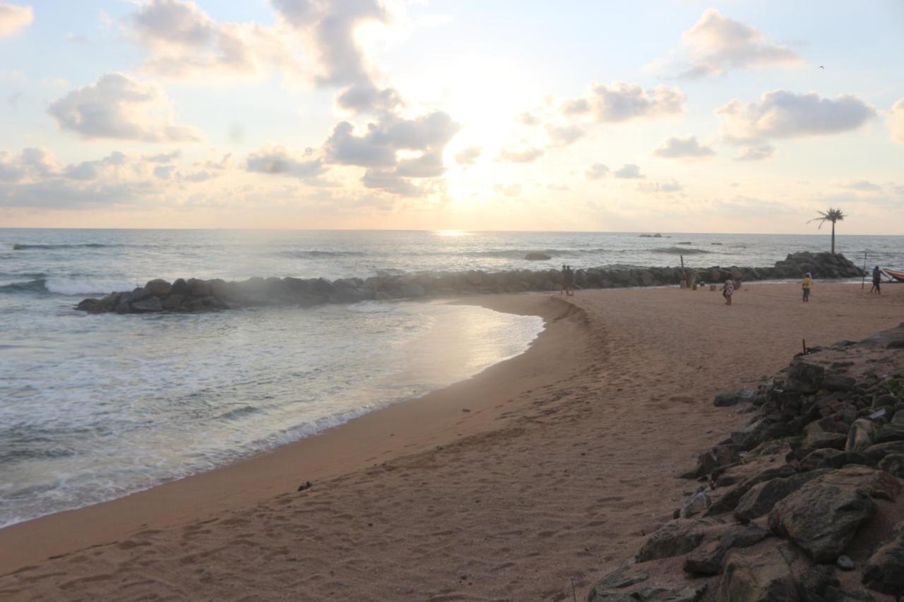 Beach Rip Rap Cabana And Guest Hotel Galle Ngoại thất bức ảnh